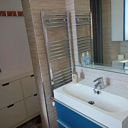 Apartment Bright At A Great Location