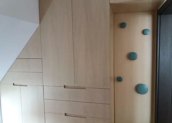 Bright At A Great Location * 索菲亞